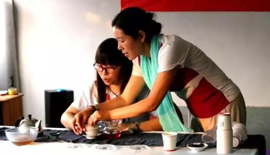 文化活動(dòng)百花齊放，文化培訓(xùn)異彩紛呈